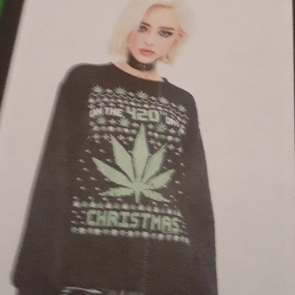 #1❤️ Nwt Too Fast 420 Christmas Sweatshirt - Picture 5 of 5